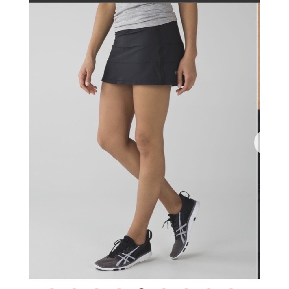 Lululemon Pace Rival Mid-Rise Pleat Skirt Black Lined Women's Size 6